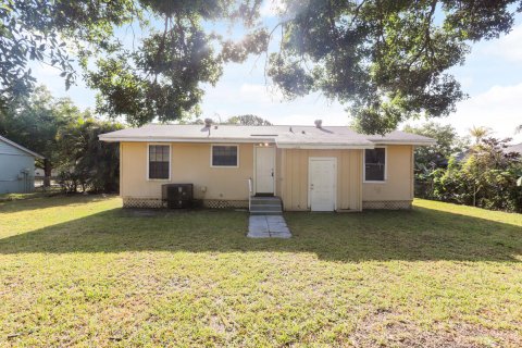 House in Jupiter, Florida 3 bedrooms, 93.65 sq.m. № 1154357 - photo 17