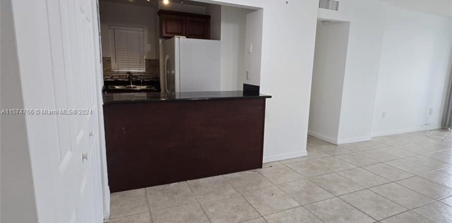 Condominio en Miami, Florida, 2 dormitorios  № 1145614