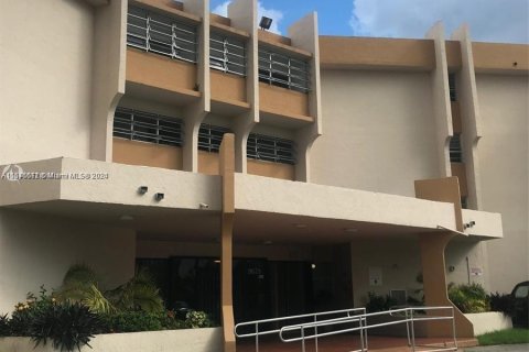 Copropriété à vendre à Miami, Floride: 2 chambres, 84.91 m2 № 1145657 - photo 1