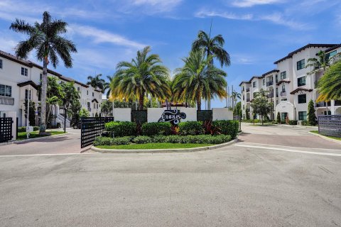 Condo in Miramar, Florida, 3 bedrooms  № 1168838 - photo 1