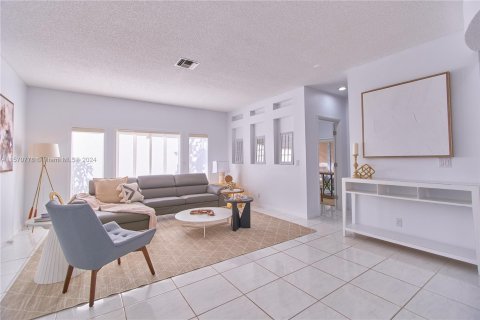 Villa ou maison à vendre à Coral Springs, Floride: 4 chambres, 216.83 m2 № 1138665 - photo 6