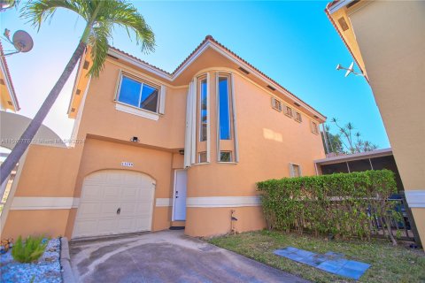 Villa ou maison à vendre à Coral Springs, Floride: 4 chambres, 216.83 m2 № 1138665 - photo 1