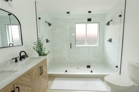 Casa en venta en Miami, Florida, 3 dormitorios, 159.42 m2 № 1394903 - foto 12