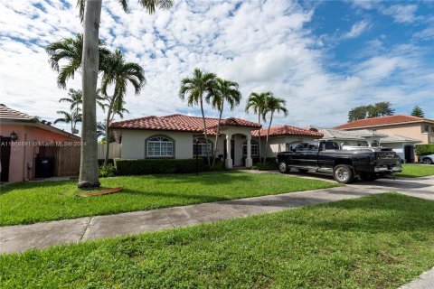 Villa ou maison à vendre à Miami, Floride: 3 chambres, 159.42 m2 № 1394903 - photo 1