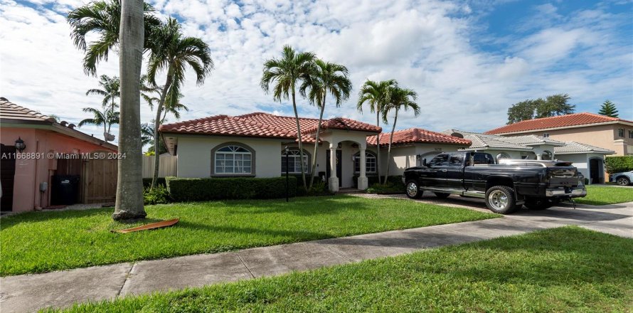 Villa ou maison à Miami, Floride 3 chambres, 159.42 m2 № 1394903