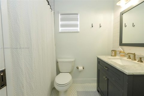 Casa en venta en Miami, Florida, 3 dormitorios, 159.42 m2 № 1394903 - foto 15