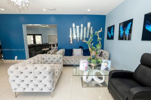 Casa en venta en Miami, Florida, 4 dormitorios, 167.6 m2 № 1394906 - foto 14