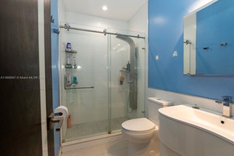 Casa en venta en Miami, Florida, 4 dormitorios, 167.6 m2 № 1394906 - foto 12