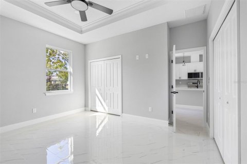 House in Tampa, Florida 4 bedrooms, 155.89 sq.m. № 1436165 - photo 28