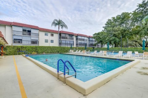 Condominio en venta en Pembroke Pines, Florida, 2 dormitorios, 108.7 m2 № 976802 - foto 7