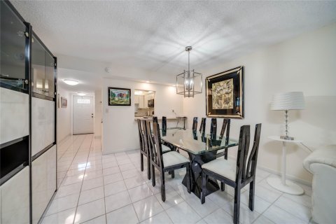 Condominio en venta en Pembroke Pines, Florida, 2 dormitorios, 108.7 m2 № 976802 - foto 14