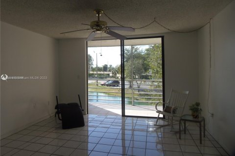 Copropriété à vendre à North Lauderdale, Floride: 1 chambre, 75.25 m2 № 703138 - photo 5