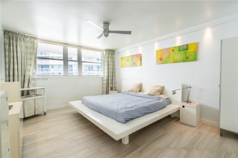 Condominio en alquiler en Miami Beach, Florida, 2 dormitorios, 104.05 m2 № 1353815 - foto 14