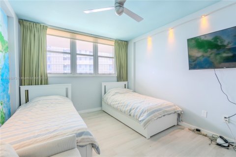 Copropriété à louer à Miami Beach, Floride: 2 chambres, 104.05 m2 № 1353815 - photo 23