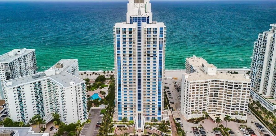 Condo à Hollywood, Floride, 2 chambres  № 1353817