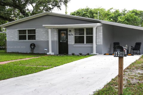 House in Hollywood, Florida 3 bedrooms, 71.91 sq.m. № 830101 - photo 3