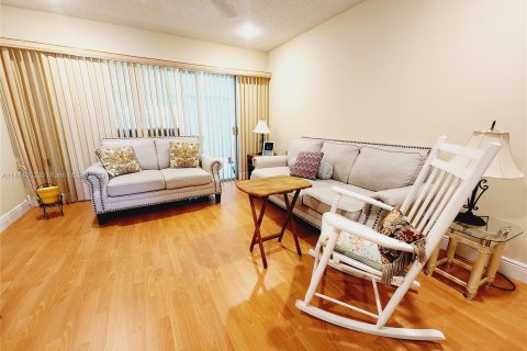 Condominio en venta en Coconut Creek, Florida, 2 dormitorios, 89.37 m2 № 696353 - foto 24