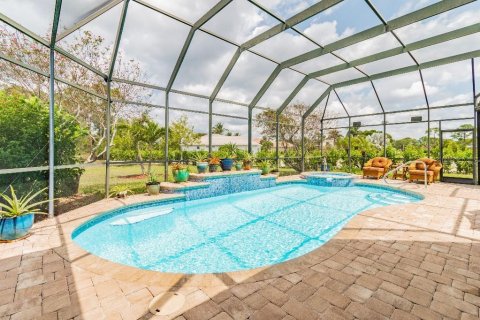 Villa ou maison à vendre à Punta Gorda, Floride: 4 chambres, 278.61 m2 № 472540 - photo 4