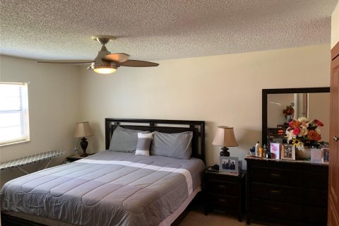 Condo in Lauderdale Lakes, Florida, 1 bedroom  № 1096399 - photo 7