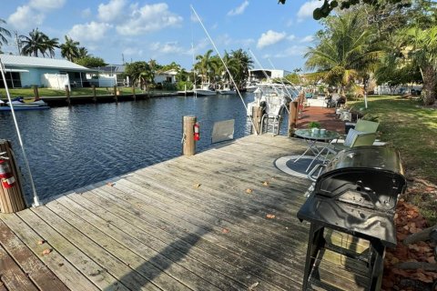 Copropriété à vendre à Pompano Beach, Floride: 2 chambres, 99.22 m2 № 1096345 - photo 15