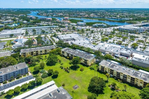 Condo in Jupiter, Florida, 2 bedrooms  № 1188639 - photo 2