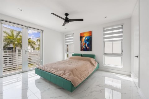 Casa en venta en Doral, Florida, 4 dormitorios, 330.92 m2 № 1095445 - foto 18