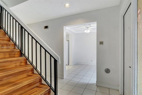 Touwnhouse à vendre à Hollywood, Floride: 3 chambres, 218.32 m2 № 1185009 - photo 11