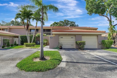 Adosado en venta en Hollywood, Florida, 3 dormitorios, 218.32 m2 № 1185009 - foto 1