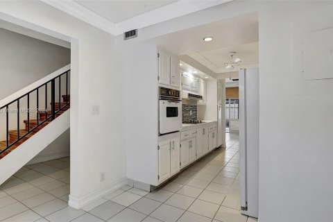 Adosado en venta en Hollywood, Florida, 3 dormitorios, 218.32 m2 № 1185009 - foto 16