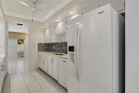 Adosado en venta en Hollywood, Florida, 3 dormitorios, 218.32 m2 № 1185009 - foto 18