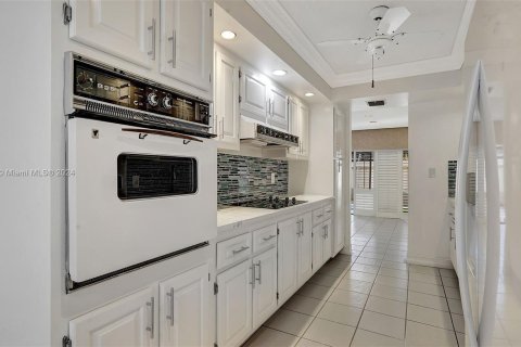 Townhouse in Hollywood, Florida 3 bedrooms, 218.32 sq.m. № 1185009 - photo 17