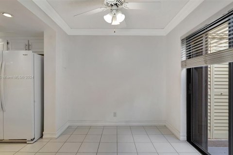 Touwnhouse à vendre à Hollywood, Floride: 3 chambres, 218.32 m2 № 1185009 - photo 8