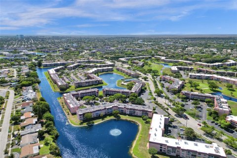 Copropriété à vendre à Sunrise, Floride: 2 chambres, 78.97 m2 № 1185113 - photo 2