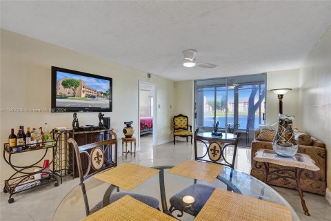 Condo in Sunrise, Florida, 2 bedrooms  № 1185113 - photo 15