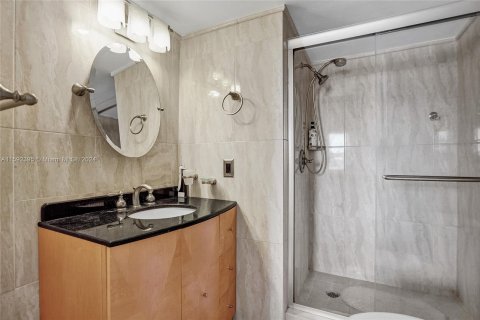 Condo in Sunrise, Florida, 2 bedrooms  № 1185113 - photo 26