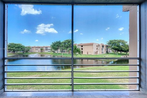 Copropriété à vendre à Sunrise, Floride: 2 chambres, 78.97 m2 № 1185029 - photo 24