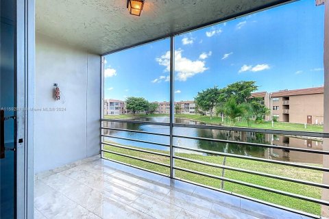 Copropriété à vendre à Sunrise, Floride: 2 chambres, 78.97 m2 № 1185029 - photo 23