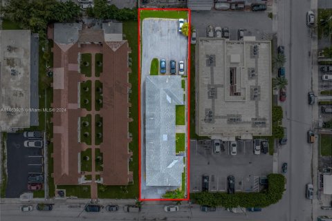 Propiedad comercial en venta en Miami, Florida № 1375414 - foto 21