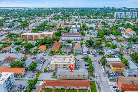 Propiedad comercial en venta en Miami, Florida № 1375414 - foto 25