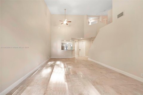 Villa ou maison à vendre à Pembroke Pines, Floride: 3 chambres, 147.99 m2 № 1375409 - photo 7