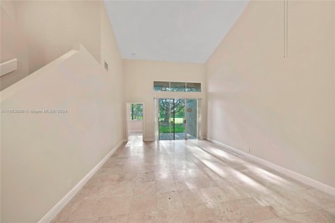 Villa ou maison à vendre à Pembroke Pines, Floride: 3 chambres, 147.99 m2 № 1375409 - photo 5