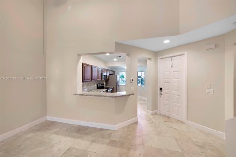 Villa ou maison à vendre à Pembroke Pines, Floride: 3 chambres, 147.99 m2 № 1375409 - photo 6