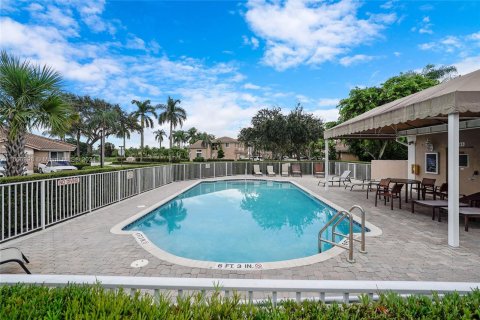 Villa ou maison à vendre à Pembroke Pines, Floride: 3 chambres, 147.99 m2 № 1375409 - photo 28