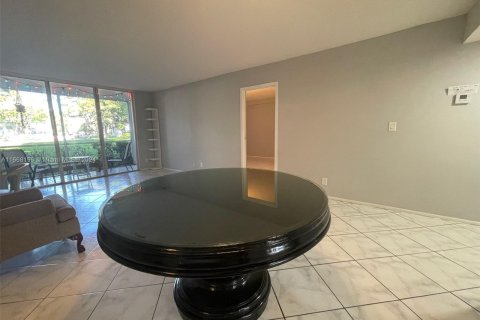 Copropriété à vendre à Lauderdale Lakes, Floride: 2 chambres, 89.19 m2 № 1384507 - photo 22