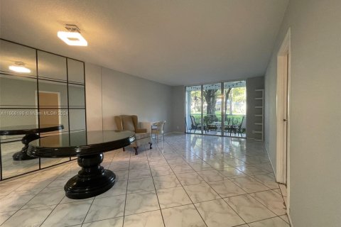 Copropriété à vendre à Lauderdale Lakes, Floride: 2 chambres, 89.19 m2 № 1384507 - photo 15