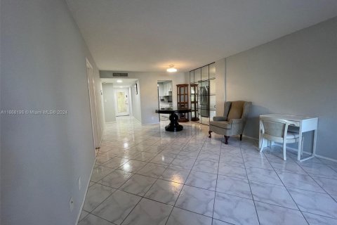 Copropriété à vendre à Lauderdale Lakes, Floride: 2 chambres, 89.19 m2 № 1384507 - photo 21