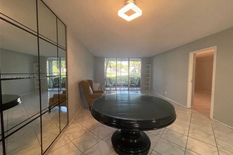 Copropriété à vendre à Lauderdale Lakes, Floride: 2 chambres, 89.19 m2 № 1384507 - photo 14