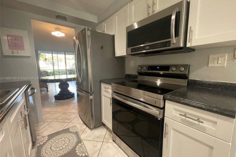 Copropriété à vendre à Lauderdale Lakes, Floride: 2 chambres, 89.19 m2 № 1384507 - photo 11