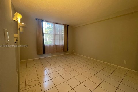 Copropriété à vendre à Lauderdale Lakes, Floride: 2 chambres, 89.19 m2 № 1384507 - photo 23