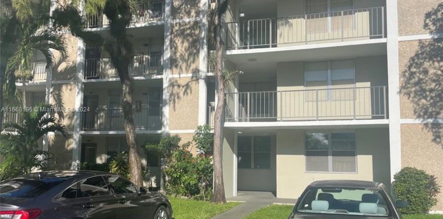 Condominio en Lauderdale Lakes, Florida, 2 dormitorios  № 1384507